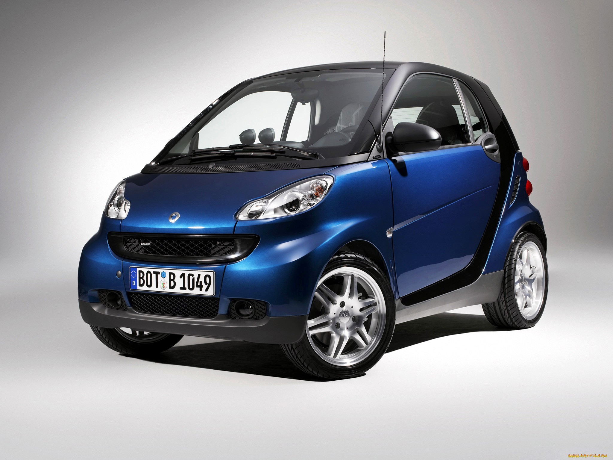 Дешевый смарт. Smart Fortwo 2007. Мини-кар Smart Fortwo 2. Смарт Фортво 1. Смарт Fortwo 1.0 2008.