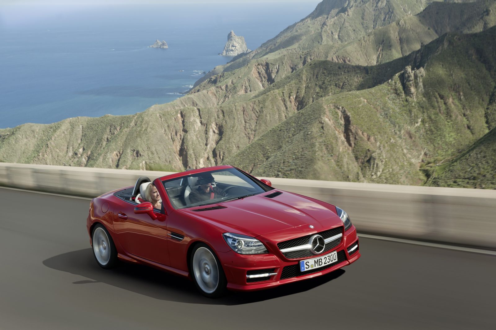 Mercedes SLK r172 красный